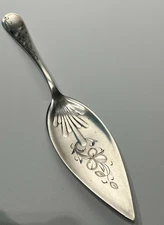 Antique 8" pie wedding cake server Towle Mfg silver plate floral