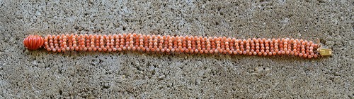 Hawai'ian Estate CORAL Oval Carved Cabochon Clasp 14k Beaded Bracelet 9.4" - Picture 3 of 4
