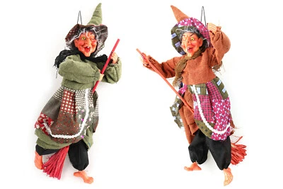 ELLUG Set 2 streghe volanti da appendere con occhio luminoso lampeggiante e risate H.:48cm