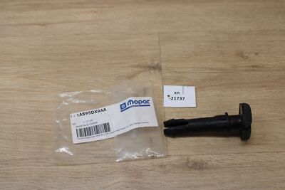 Mopar 1AS95DX9AA Sleeve NOS NEU genuine xn21737