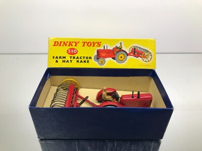 DINKY TOYS 310 MASSEY FARM TRACTOR & HAY RAKE -L15.5cm rare- GOOD IN BOX - 346