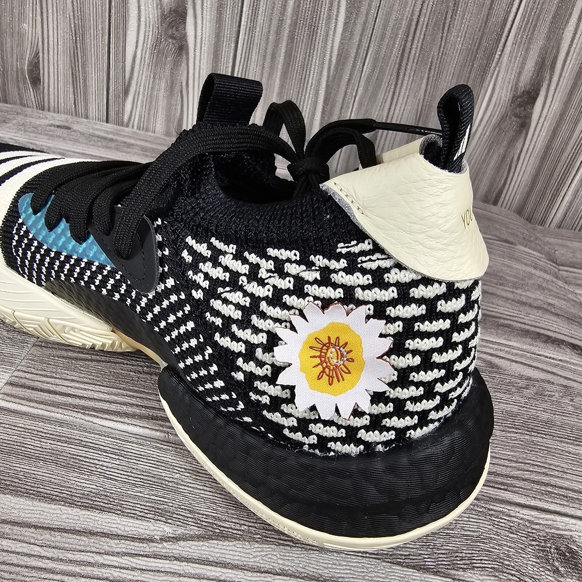 Adidas‎ Trae Young 2 Flower Basketball Shoes Sneakers -  IG2590 - Men\'s Size 8 Adidas Trae Young 2 Flower Basketball Shoes Sneakers IG2590  main image 4