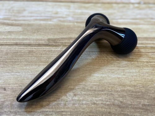 MDNA SKIN Onyx Black Face Skin Care Beauty Roller MTG carbon from Japan - Picture 32 of 34
