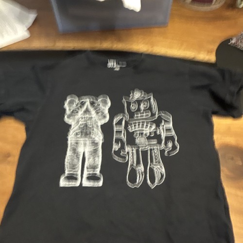 Uniqlo UT KAWS + Warhol Men’s Black Graphic Crew Neck Short Sleeve Tee M