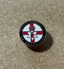 SHEFFIELD UNITED NO SURRENDER ENAMEL FOOTBALL BLACK BADGE