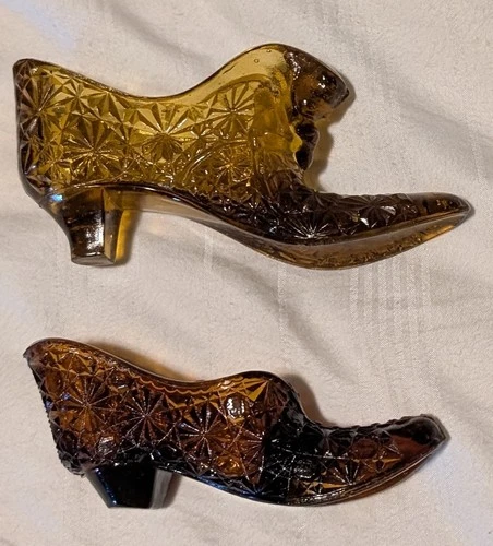 2 Fenton glass slippers. daisy print.