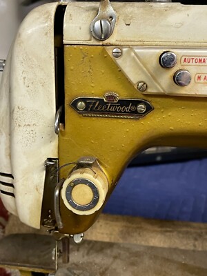 Vtg Fleetwood Deluxe Sewing Machine Gold 43210 Zig Zag Master Dial