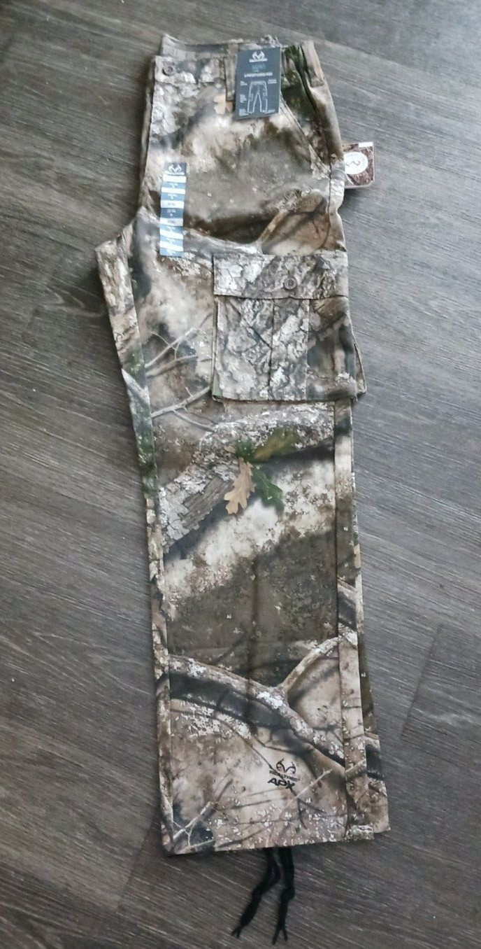 Men’s Realtree APX Cargo Hunting Pants Size Small 28-30  NWT