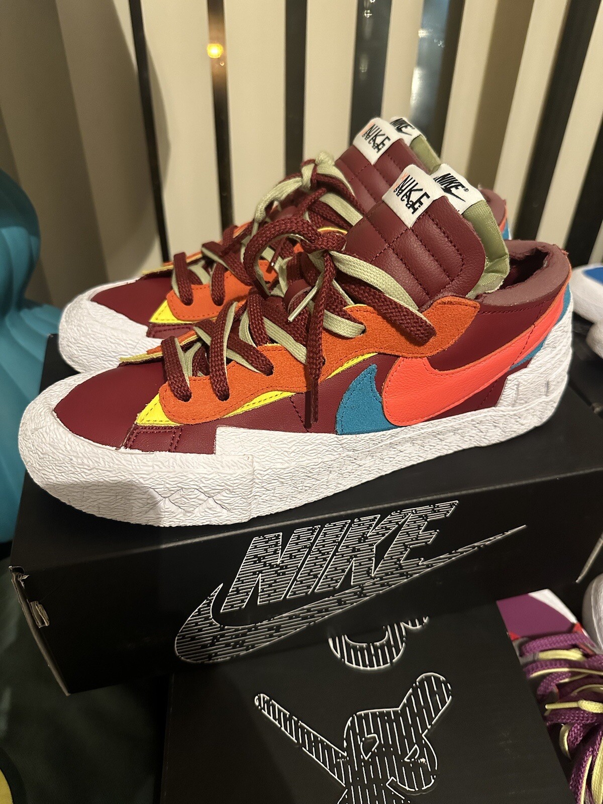 SACAI X NIKE Taglia 10 5 Nike Blazer Low x KAWS x Sacai Team Red 2021 DM7901 600