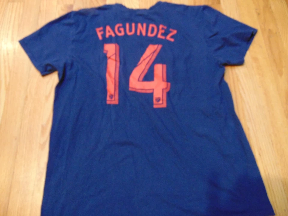 FANTATICS MLS NEW ENGLAND REVOLUTION DIEGO FAGUNDEZ SHIRT SIZE L - Image 3 of 3