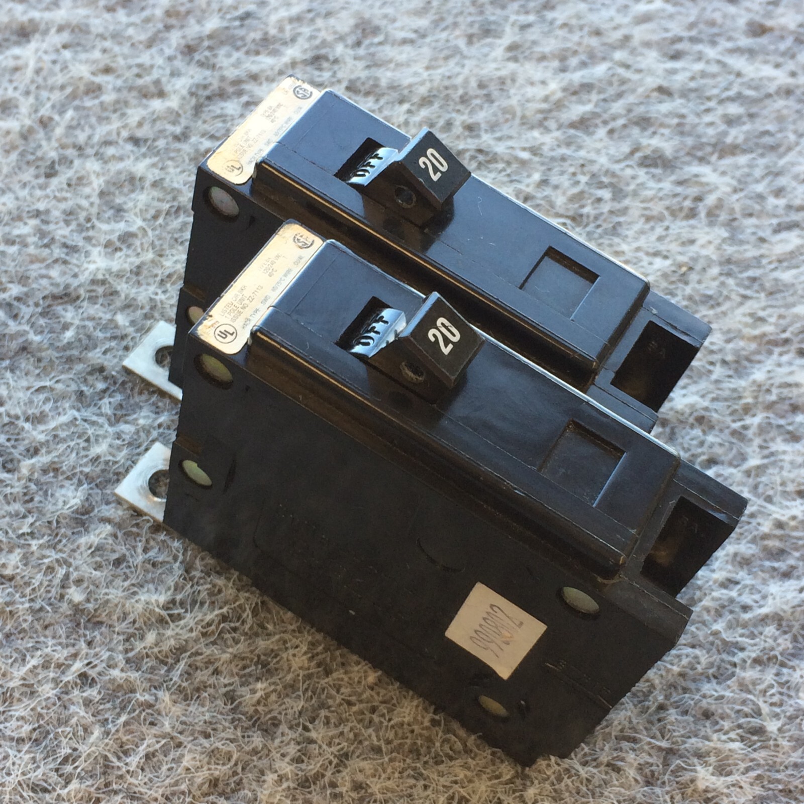 NEW TAKE-OUT Eaton Cutler-Hammer BAB1020 Type BA Bolt-On 2-Pole Circuit Breaker