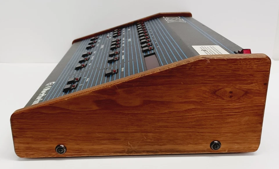 Sequenciador Polifônico Digital Vintage Oberheim DSX - LIGA O REPARO DE PEÇAS COMO ESTÁ - Imagem 3 de 4