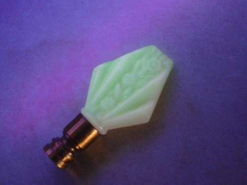 Vintage Antique Aladdin Alacite Lamp Finial Milk Glass Anglia Pattern Old