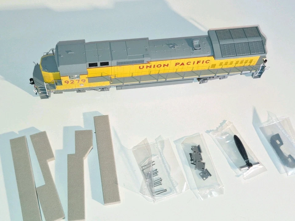Atlas 9664 DCC & QSI Sound, Union Pacific Dash 8-40C. As New cond.HO scale.Boxed - Image 3 of 4