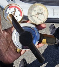 Gas regulator, Acetylene, torch, compressed gas, Welding, Torching.