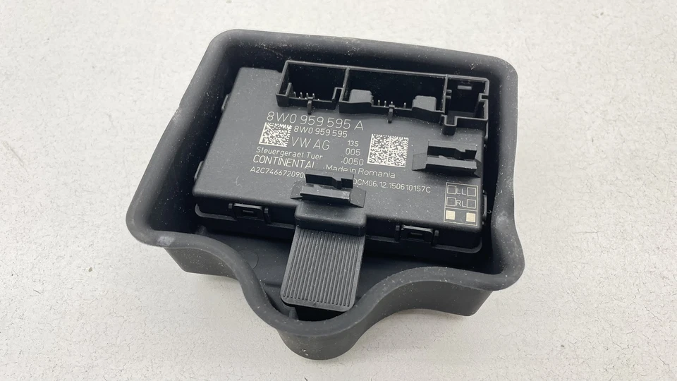 Módulo de control de puerta trasera Audi A4 2017-2024 OEM #8W09595A Foto 3 de 4
