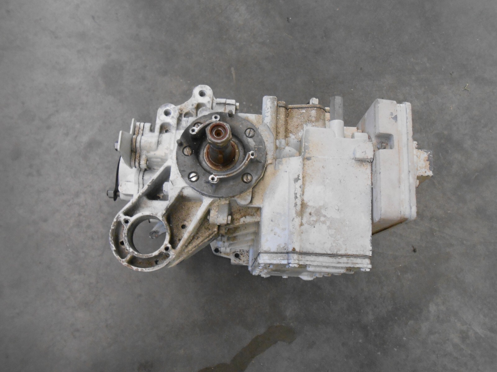 FA5533010 Chrysler 1982 115hp 1158H2E Outboard Powerhead 150PSI LOCAL PICKUP (E3