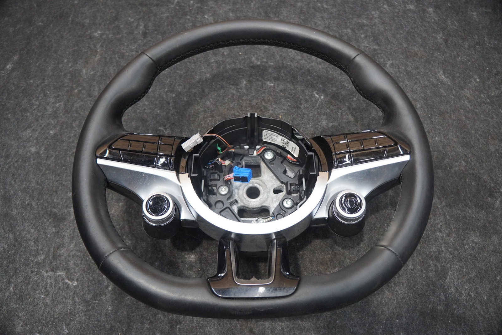 Driver Steering Wheel Black Leather 670269838 OEM Maserati Grecale Modena 2023