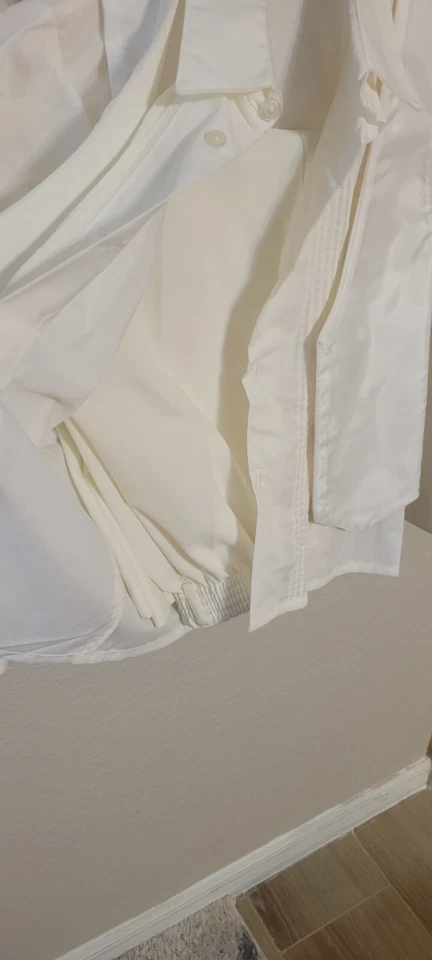 Traje de 4 piezas para niños 5 chaleco, camisa con botones, pantalón, corbata de moño. ¡¡Solo usado una vez!!! Foto 3 de 3