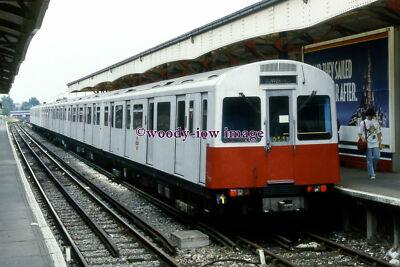 Pu3203 London Underground Lt D Stock At Wimbledon C1994