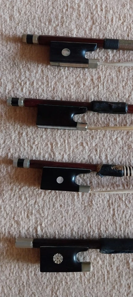 4 alte Geigenbögen 4 antique Violin Bows Pfretzschner? Nürnberger? - Bild 2 von 4