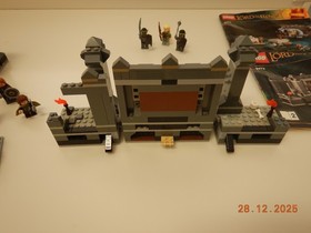 LEGO The Lord of the Rings: The Mines of Moria (9473)  W/figs + Instructions!!