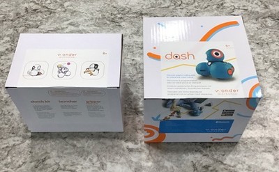 Wonder Workshop Dash Robot DA03 + Accessory pack Brand New