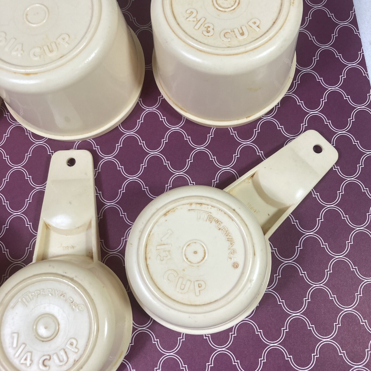 タッパーウェア  USED  ⑤ Set of 5 Vintage Tupperware Yellow Measuring Cups 761 762
