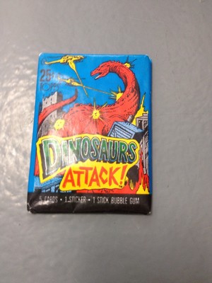 1988 TOPPS -- DINOSAURS ATTACK TRADING CARDS -- UNOPENED PACK