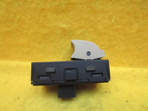2006 - 2011 Cadillac DTS Passenger Side Window Control Switch PN 15937959 - Picture 2 of 4