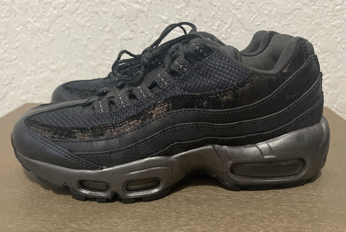 Nike Air Max 95 Metallic Black Anthracite Grey Rare 807443 Nike Air Max 95 Metallic Black Anthracite Grey Rare 807443