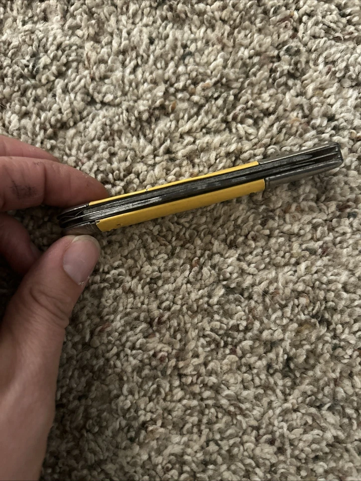 "Navaja y escalador de pescado de bolsillo plegable vintage amarillo imperial de 2 hojas hoja de 3,25""" Foto 4 de 4