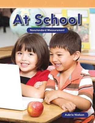 Aubrie Nielsen At School (Taschenbuch) Mathematics in the Real World