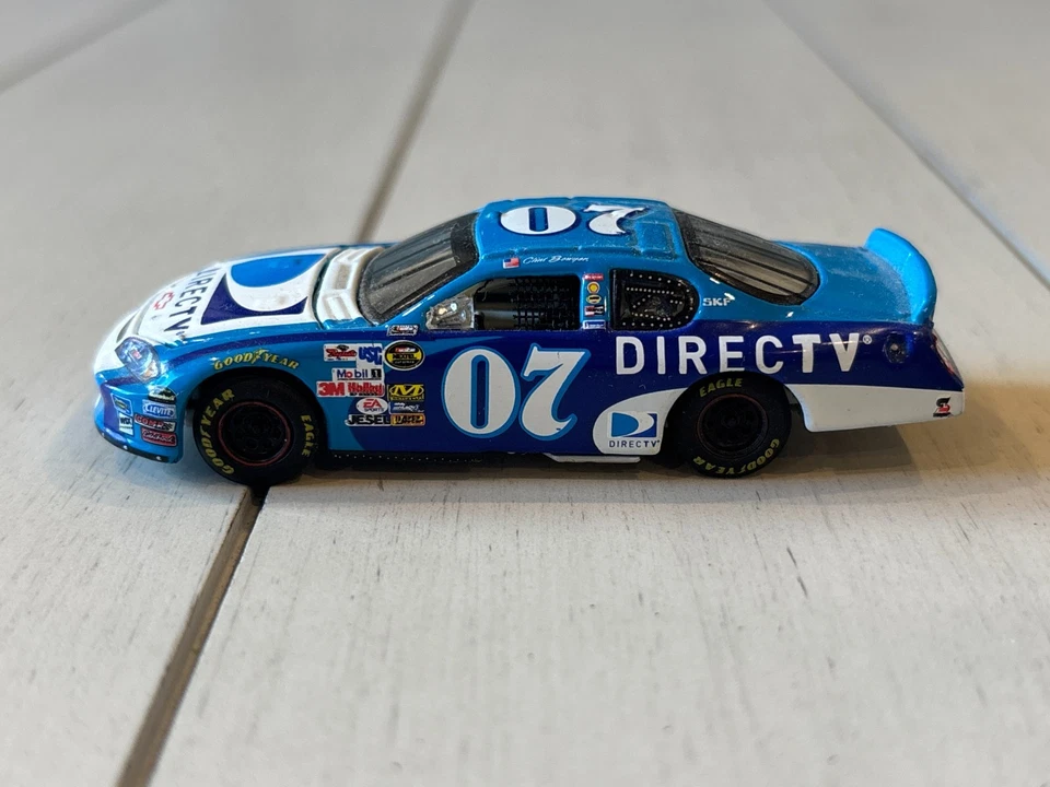 RARE 2007 Clint Bowyer #07 DirecTV, 1/64 NASCAR Diecast, LOOSE, Rubber Tires - Image 4 of 4
