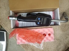 Graco LDM5 Digital Manual Oil Meter Control Quarts Flex hose and auto tip.