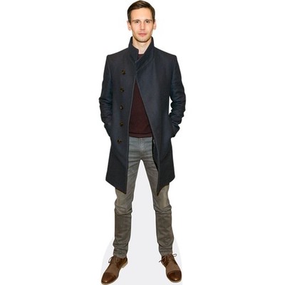 Cory Michael Smith (langer Mantel) Mini Size Cutout