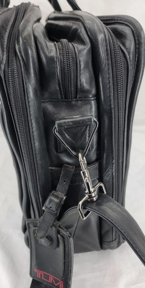 Tumi Alpha alça de ombro de couro preto maleta de transporte bolsa de negócios de viagem - Imagem 2 de 4