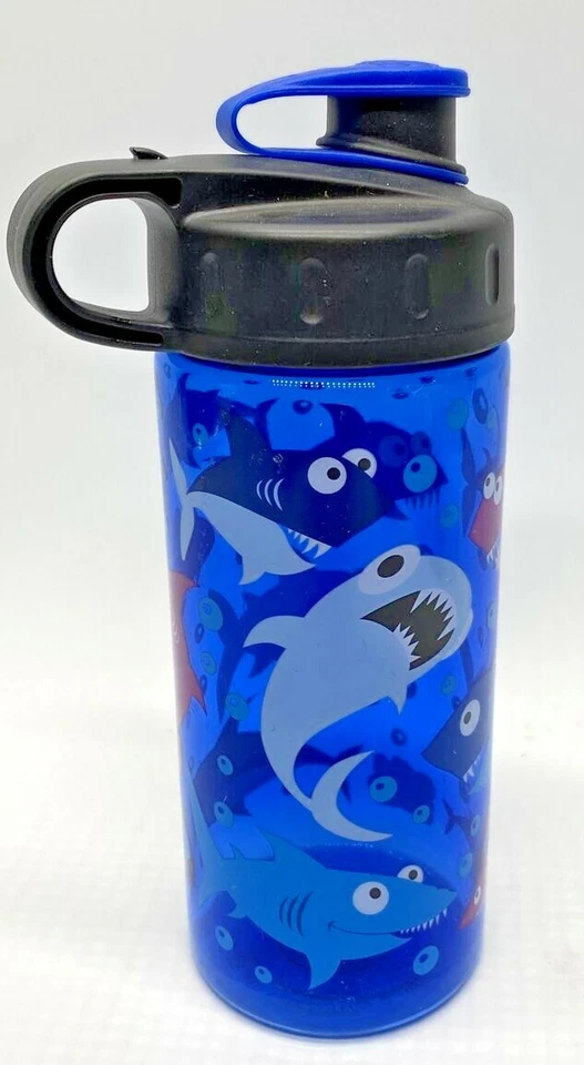 Botella de agua Cool Gear Kids 16 OZ sin BPA. Tiburones, estado "Nuevo" Foto 3 de 4