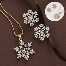 3pcs Snowflake Necklace Set With Rhinestones Earrings And Clavicle Chain Pendant
