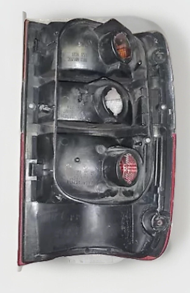 Luz trasera izquierda Isuzu Trooper Acura SLX 1992-1999 OEM de fábrica 92-99 Foto 4 de 4