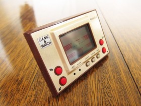 NINTENDO Manhole Game and Watch (MH-06) in Excellent Condition