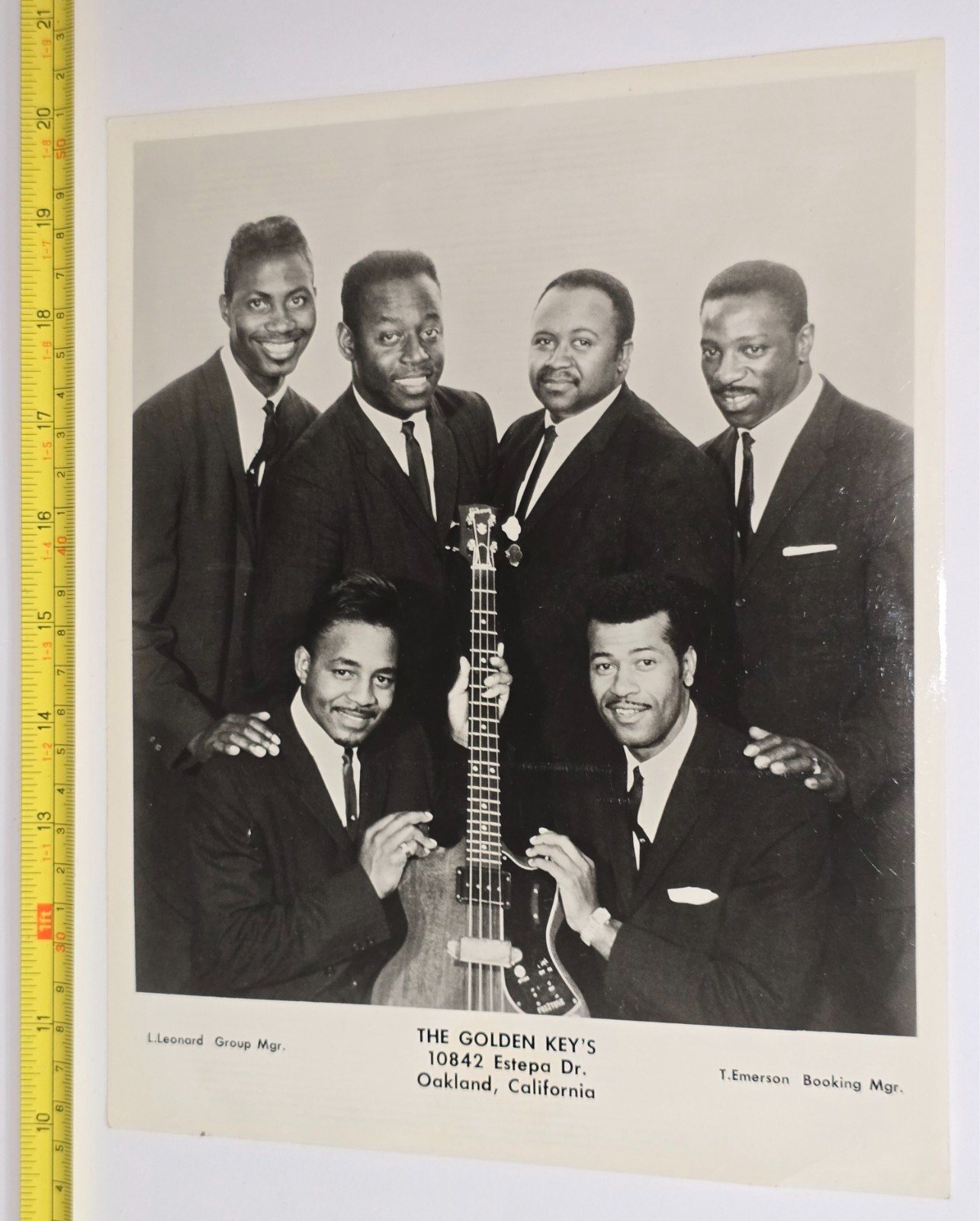 THE GOLDEN KEYS 8X10 PRESS PHOTO SOUL GOSPEL OAKLAND R&B MUSIC FUNK VTG GUITAR