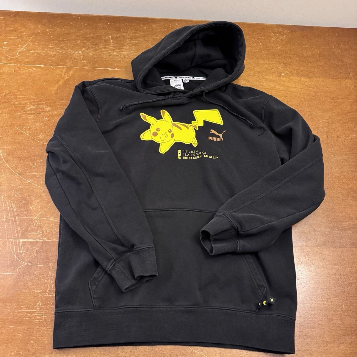 PUMA × Pokémon Hoodie Mens Small Black Pikachu Heavyweight Fleece