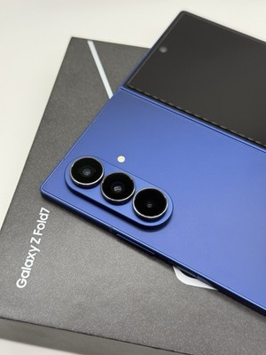 SAMSUNG GALAXY Z FOLD7 256GB シルバー シャト Samsung Galaxy Z Fold7: Price, Specs, Features & Reviews | AT&T