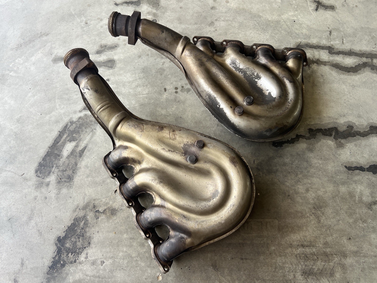 Ferrari 348 GTB Left Exhaust manifold P/N 136275