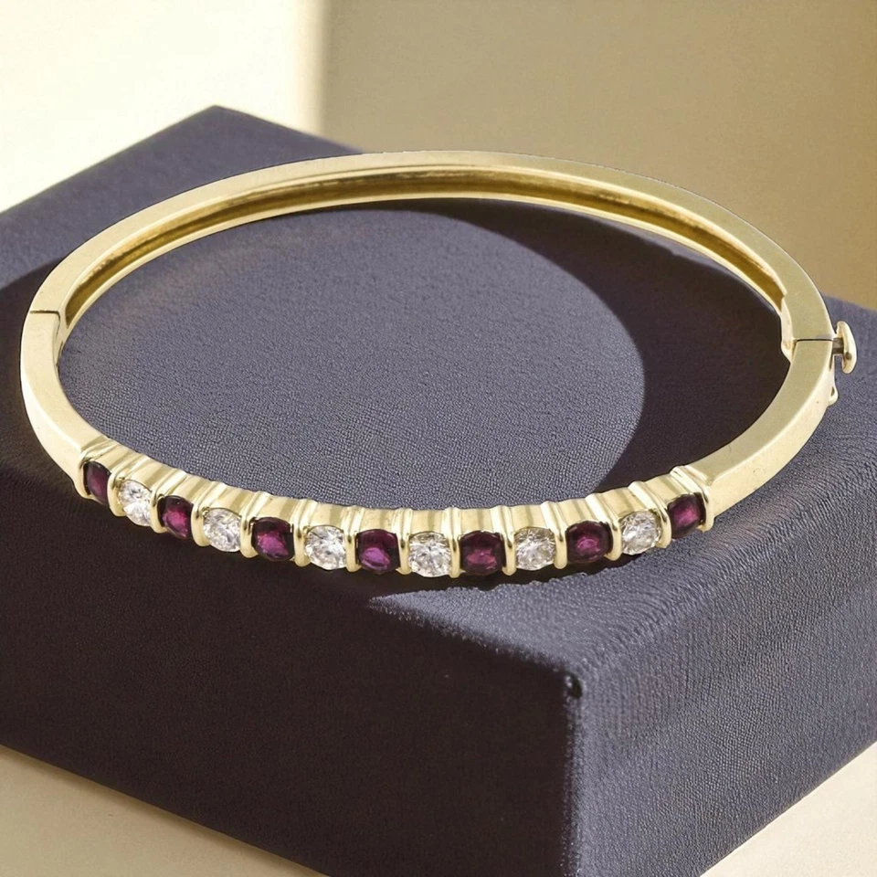 1.50 Cts F/VS1 Round Brilliant Cut Diamonds Ruby Bangle Bracelet 14K Yellow Gold - Image 3 of 4