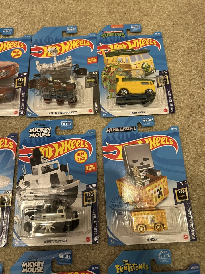 Hot Wheels Lot Of 12/Star Wars/Star Trek/Mickey Mouse/TMNT/Minecraft/Flintstones - Image 3 of 4