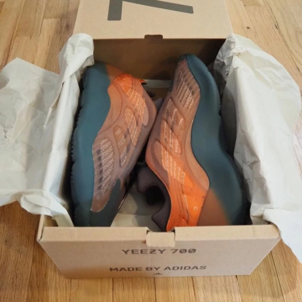 Adidas x Yeezy YZY 700 V3 Uomo taglia 14 nuove con scatola