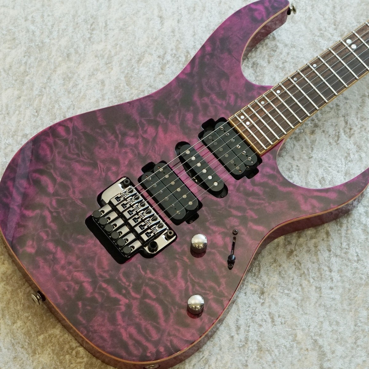 Ibanez RG870QMZ High Voltage Violet Model with Quilt Top Ibanez RG870QMZ High Voltage Violet Model with Quilt Top
