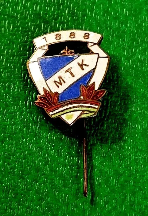 soccer football pin / badge - Hungary